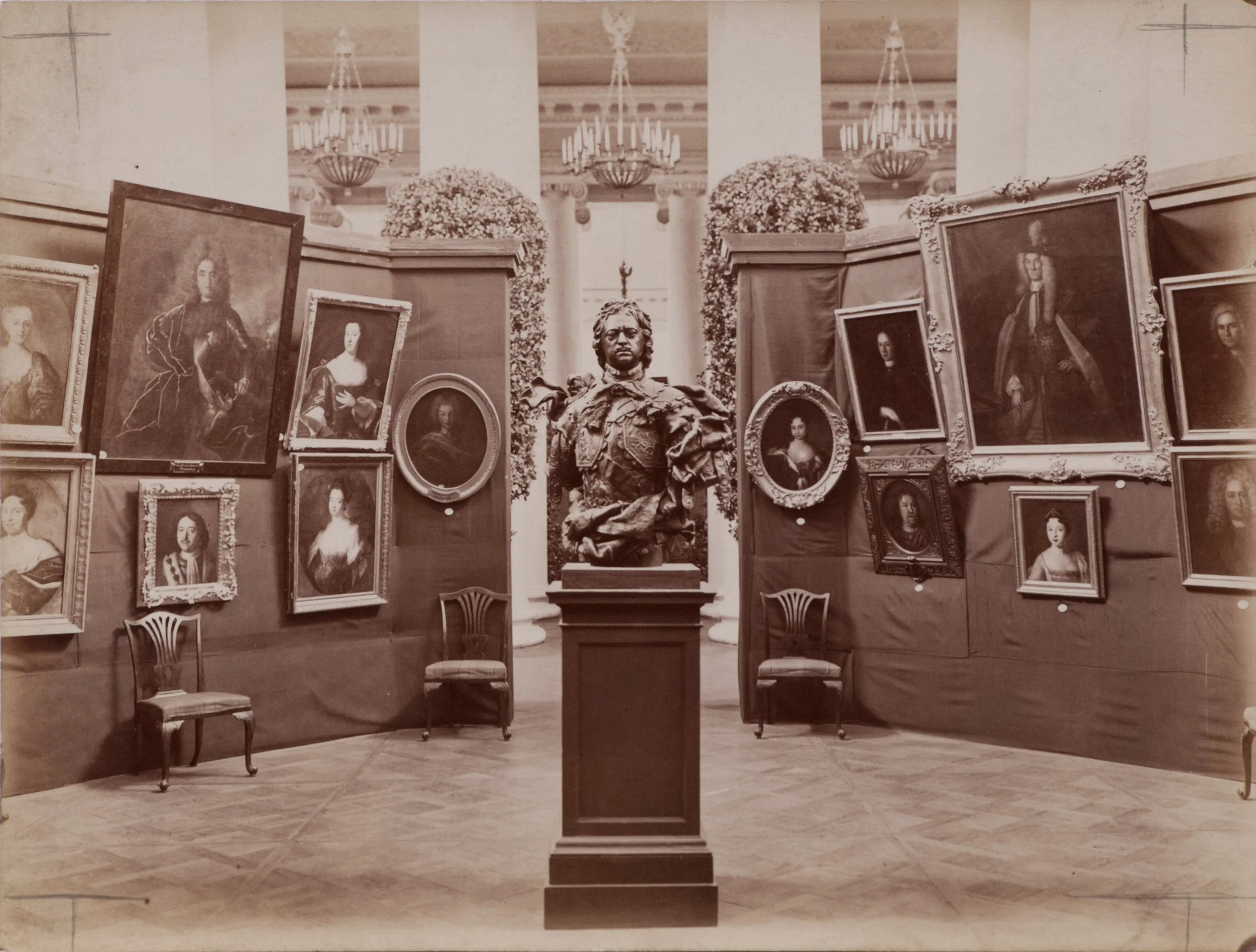 «Историко-художественная выставка русских портретов в пользу вдов и сирот, павших в бою воинов в Таврическом дворце в Санкт-Петербурге». Зал Петра I